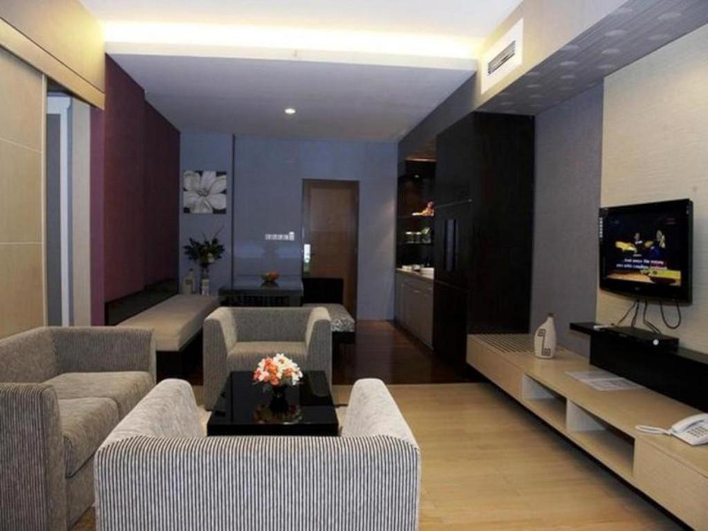 Green Valley Resort Пурвокерто Экстерьер фото