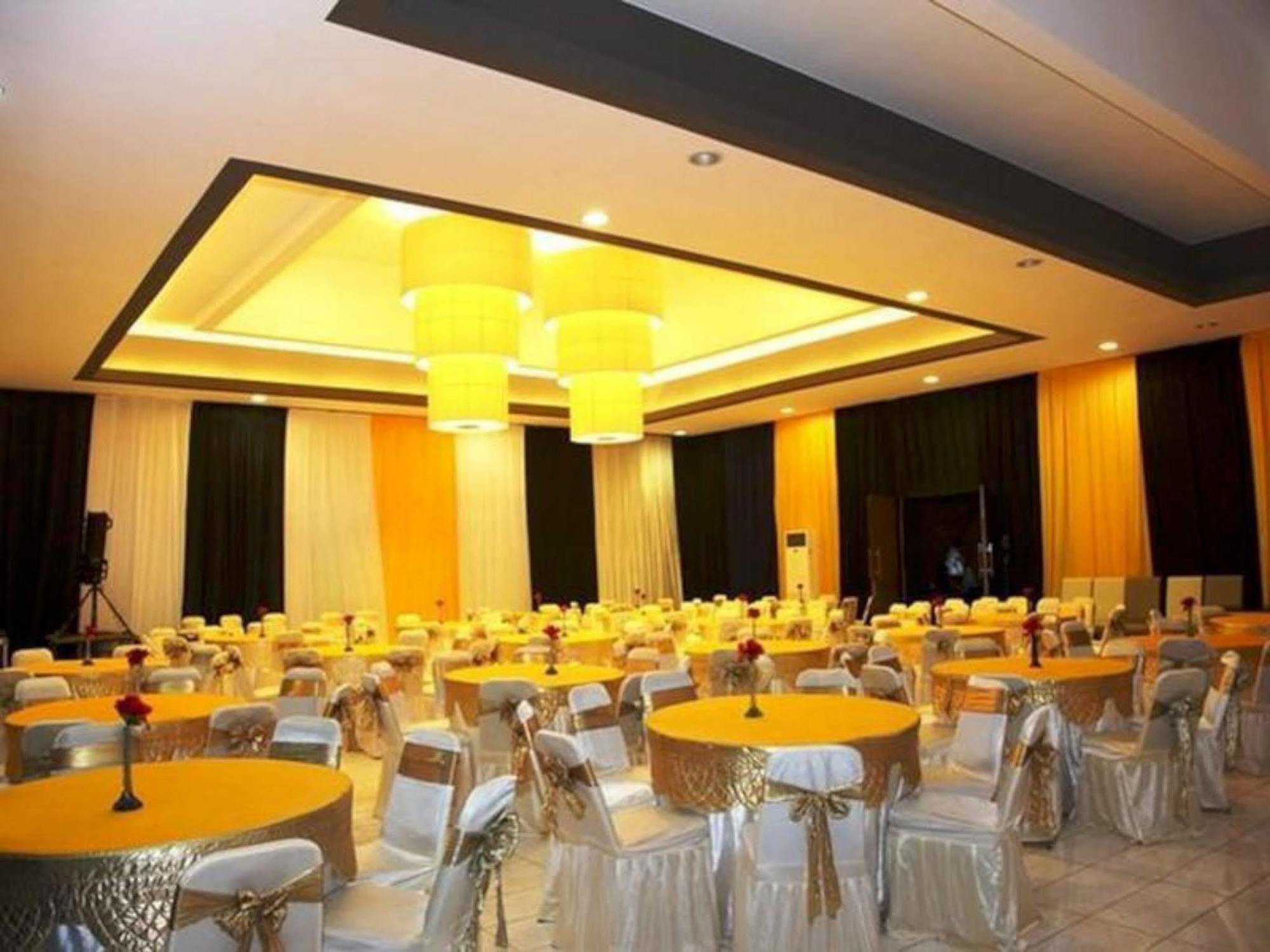 Green Valley Resort Пурвокерто Экстерьер фото